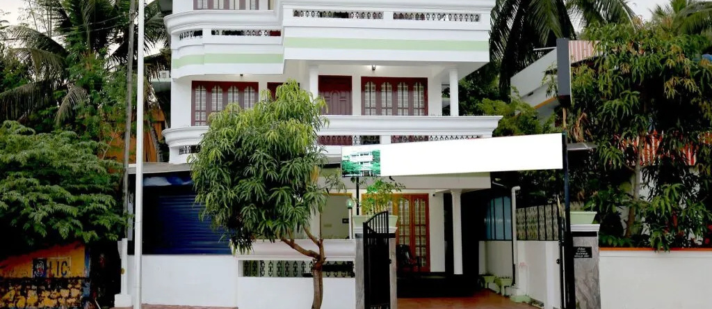 Hotel Penrallt Homestay by OYO Rooms, Sendurai — photo 1