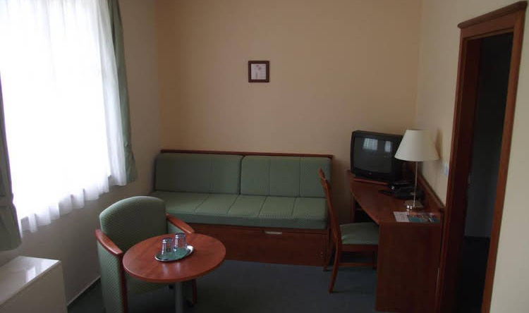 Hotel Praha, Deštné v Orlických horách — photo 1