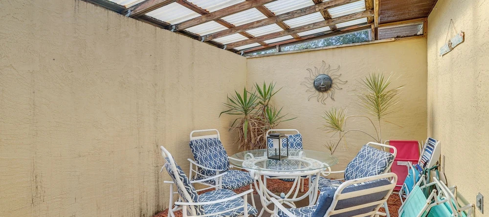 Breezy Cape Canaveral Townhome ~ 1 Mi to Beach!, Cape Canaveral — photo 1