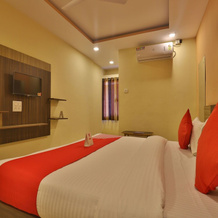 Oyo 11867 Hotel Nilkanth Inn, Халол — фото 2