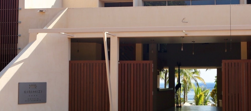 Kirimizi - Hotel & Restaurante, Pemba — photo 1