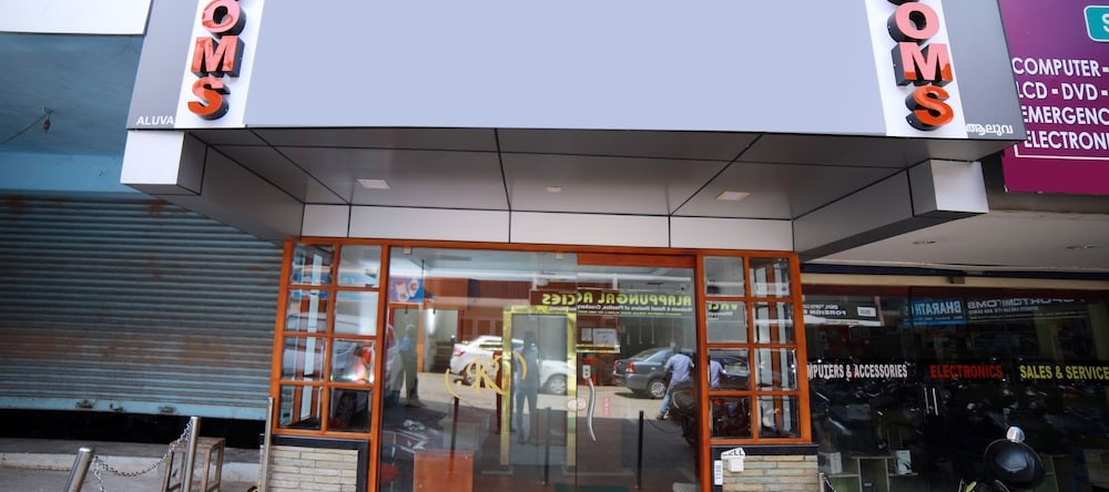 OYO 8331 Kodavath Residency, Aluva — photo 1