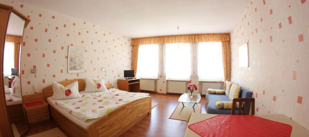 Ferienwohnungen und Appartements - Haus Budinger, 阿尔夫 — 照片 1