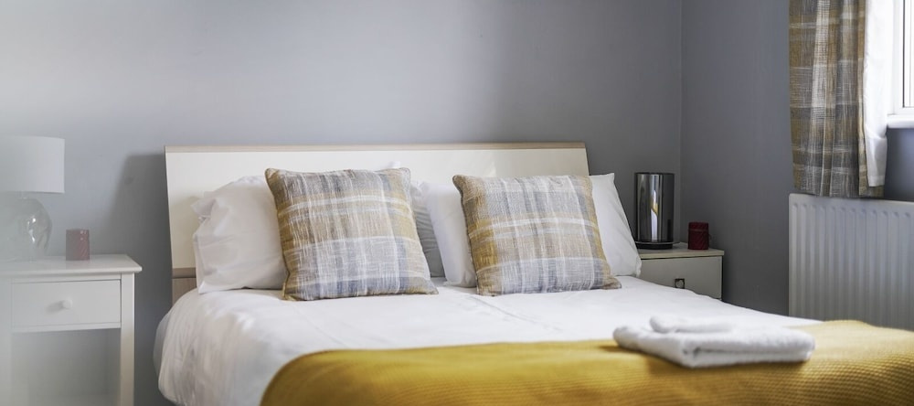 House - Sleeps 8 & On-Site Parking, Эйлсфорд — фото 1