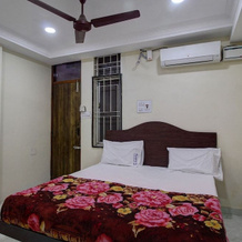 Spot On 45084 Hotel Navaratna Deluxe, 卡尔瓦尔 — 照片 3