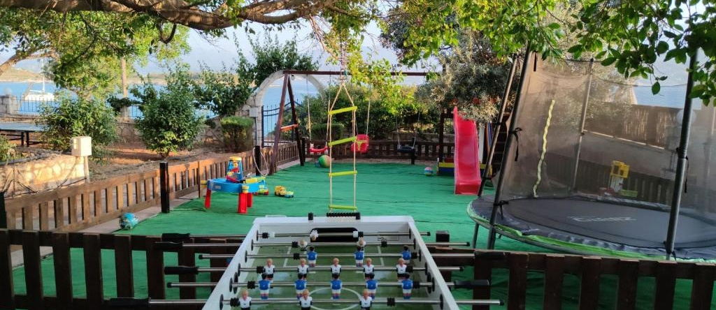 Seaside, relaxing family house with playground! Villa Lavrys 4, 马拉蒂 — 照片 1