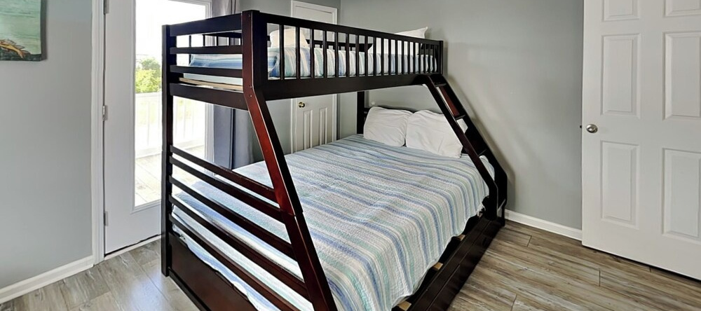 Starfish Escape by Topsail Realty, North Topsail Beach — photo 1