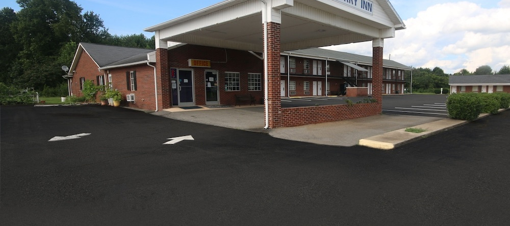 Surry Inn - Dobson - I-77 - Exit 93, 多布森 — 照片 1