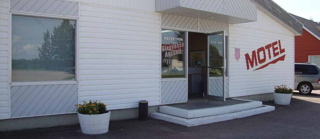 Motel De La Rivière, 圣费利西安 — 照片 1