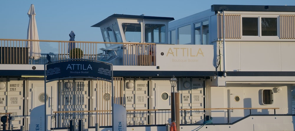Boutique Boat Hotel Attila, 巴斯-维利 — 照片 1