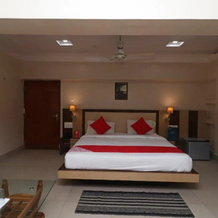 Hotel Alankar Greens by OYO Rooms, 安比卡普尔 — 照片 2