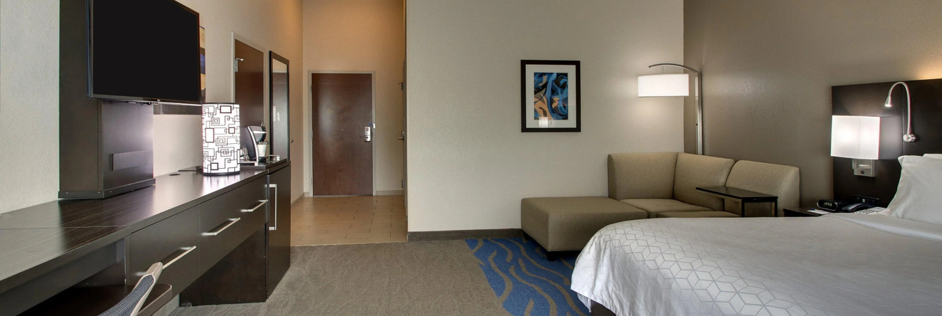 Holiday Inn Express & Suites Lancaster East - Strasburg by IHG, Strasburg — photo 1