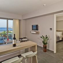 Parasol Luxury Hotel & Suites, 卡尔帕索斯 — 照片 4