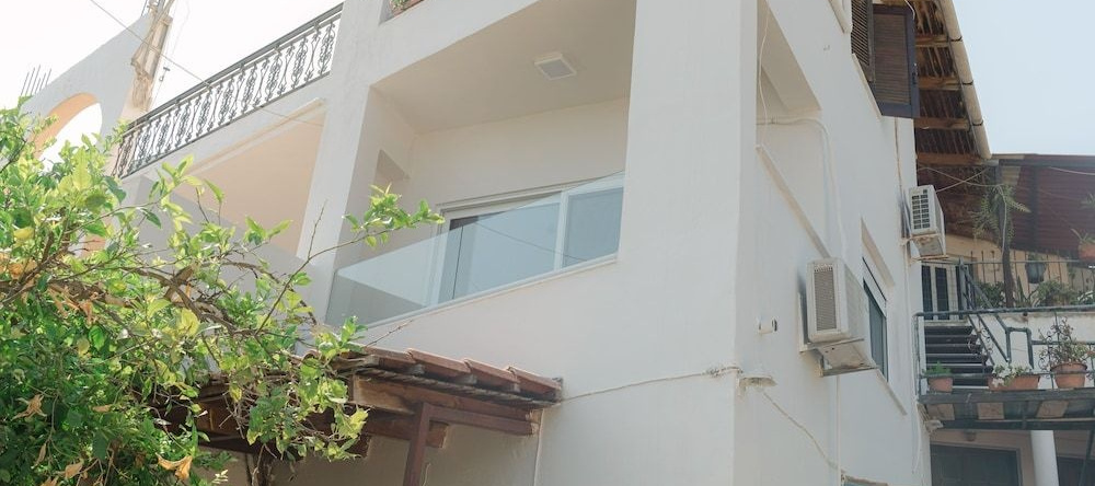 Eleftheria Suites, Марати — фото 1