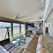 Spectacular Oceanfront Chateau Steps To Beach 3 Bedroom Home, Oceanside — photo 3