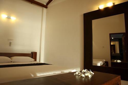 Hikka Beach Flat, Хиккадува — фото 1