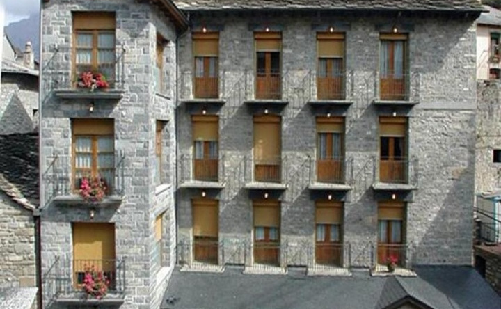 Hotel Gabarre, Broto — photo 1