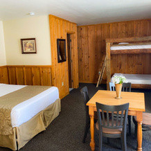 Grange Valley Lakeside Inn & Winery, formerly Memorytown., 波科诺山 — 照片 3