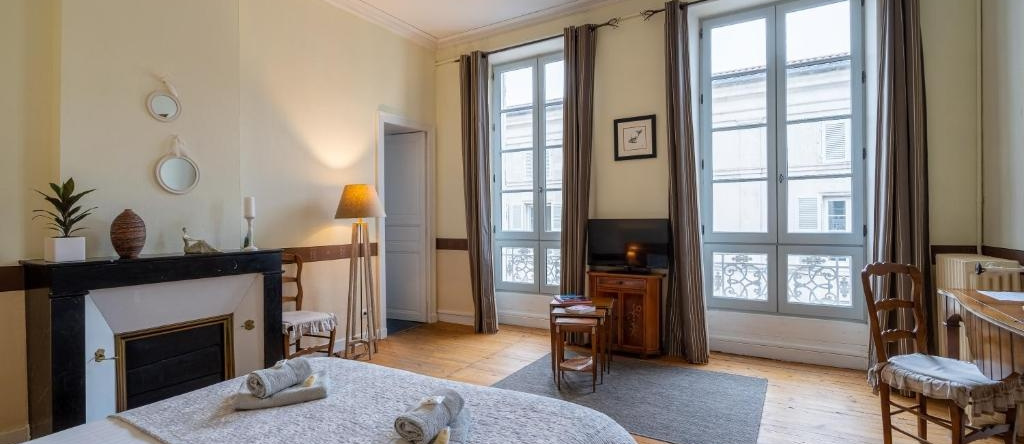 Chambres d'hôtes H De Surgeres, 叙尔热尔 — 照片 1