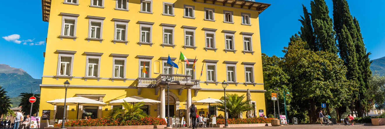 Grand Hotel Riva, 加尔达湖滨 — 照片 1