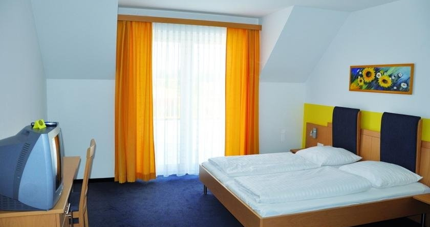 Hotel Garni Sonnenhof, 吕茨曼斯堡 — 照片 1
