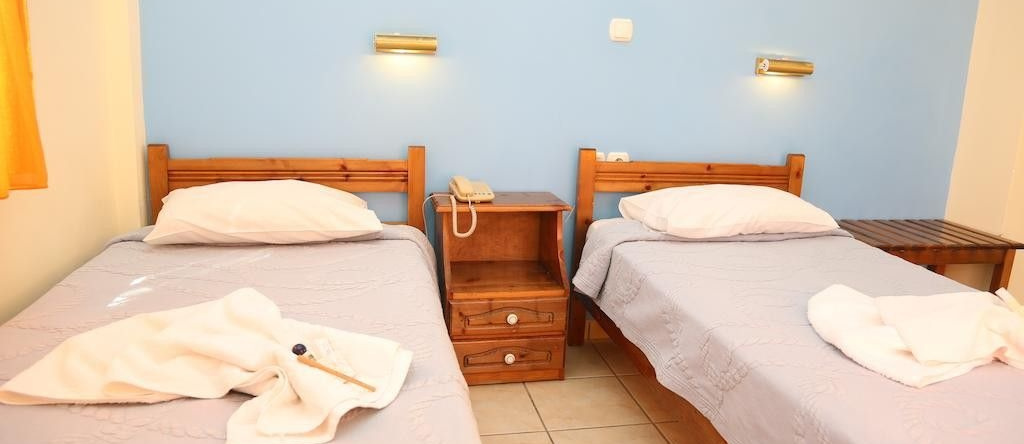 Coral Hotel, Agios Isidorus — photo 1