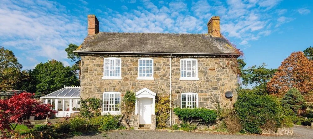 Charming Farmhouse, Natural Swimming Pool, Meifod — photo 1