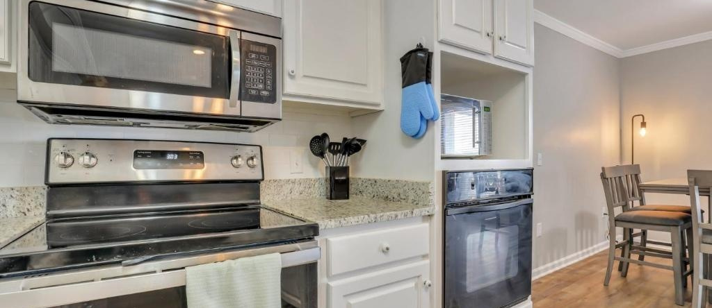 Eagle s Nest - Spacious Loft Downtown - Near GSU, 斯泰茨伯勒 — 照片 1