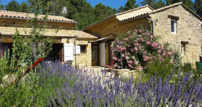 Le Barua's, Saint-Julien-de-Peyrolas — photo 1