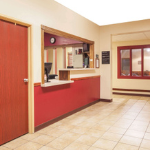Super 8 by Wyndham Mason City, Mason City — photo 2