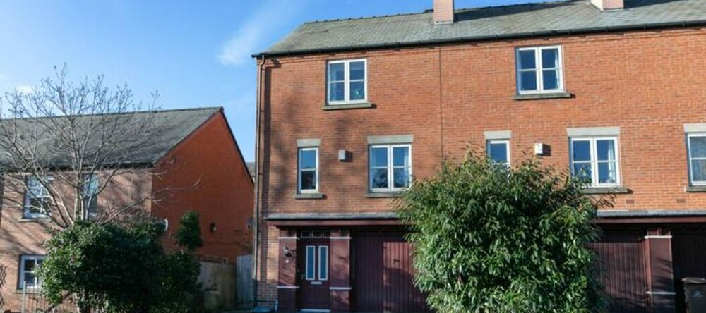 "Captivating & Comfy 3 Bed Home 2 Parking", 德比 — 照片 1