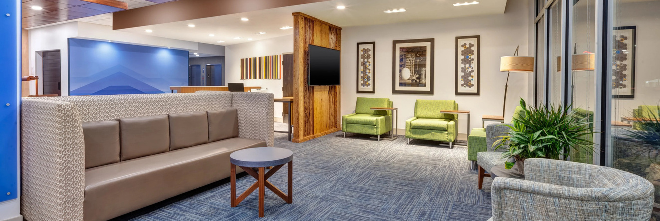 Holiday Inn Express & Suites Milan – Sandusky Area by IHG, Milan — photo 1