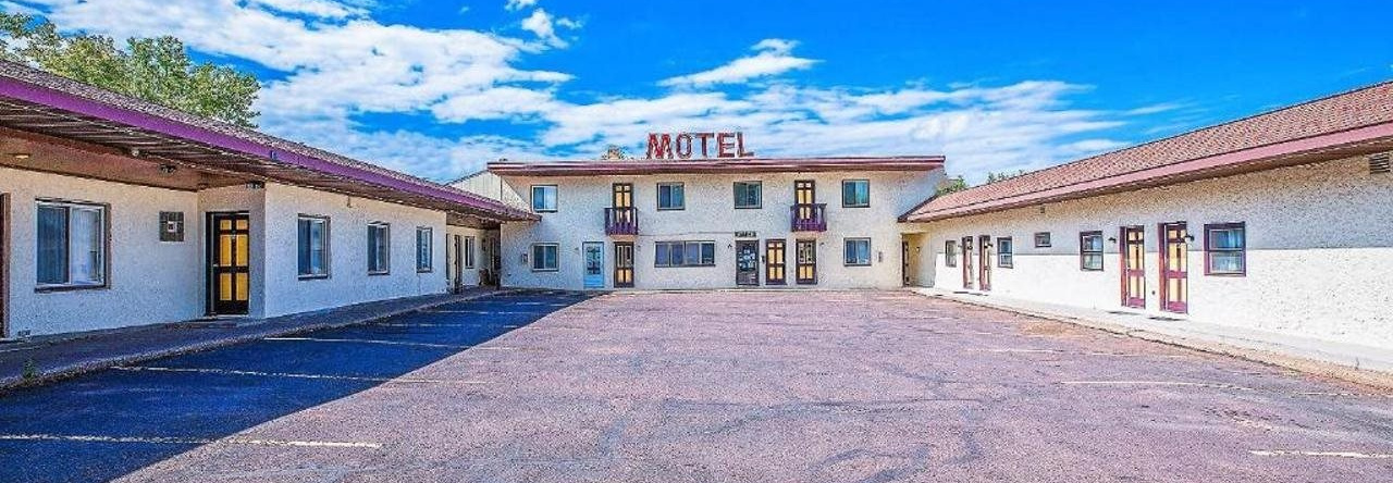 Love Hotels Silver Street By Oyo At Hurley Wi, Херли — фото 1