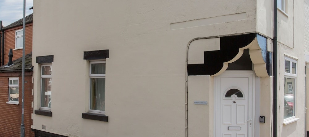 Townhouse @ Westlands St, 特伦特河畔斯托克 — 照片 1