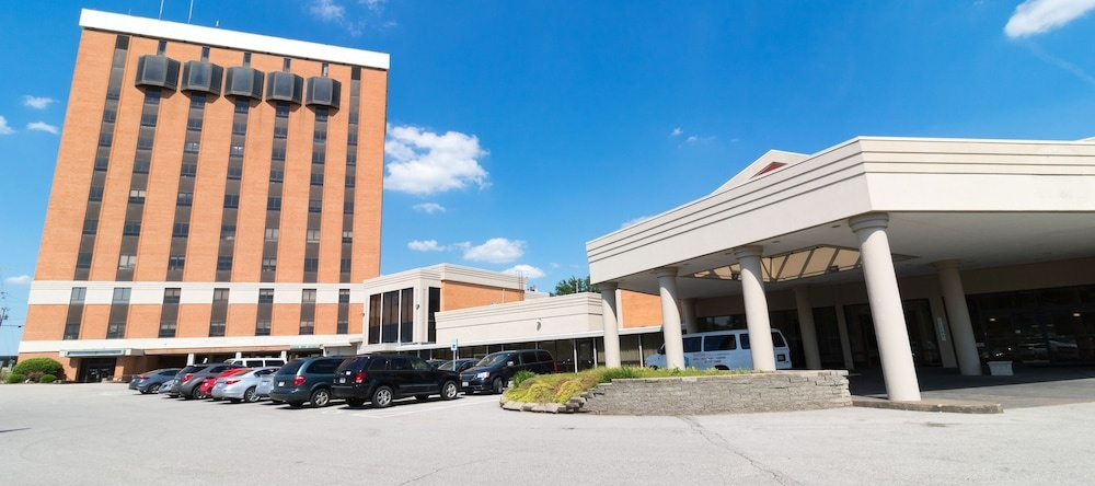 Best Western - Airport Plaza Inn, Бриджтон — фото 1