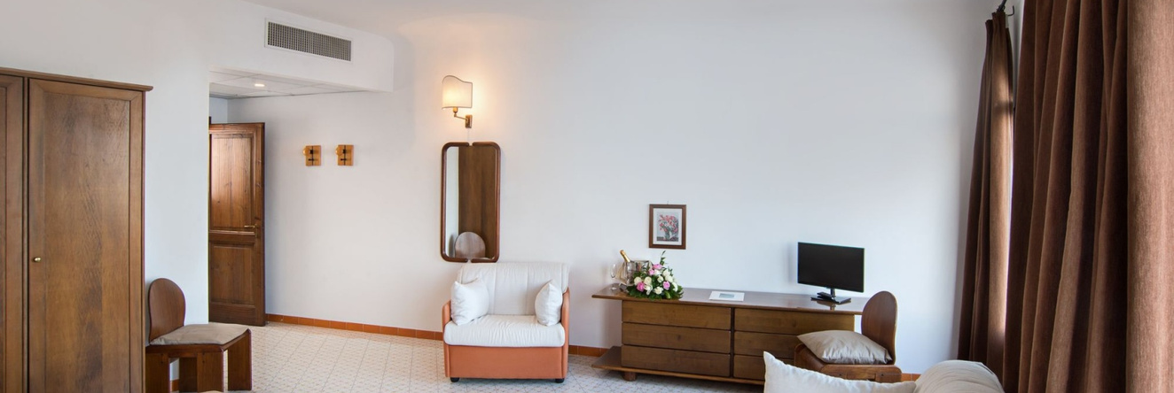 Grand Hotel Tritone, 普莱亚诺 — 照片 1
