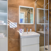 Riverside Suite Mare Private Beach, Metlika — photo 2
