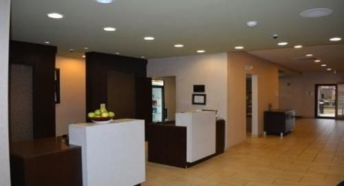 丽笙亨茨维尔机场酒店(Radisson Hotel Huntsville Airport), Мадисон — фото 1