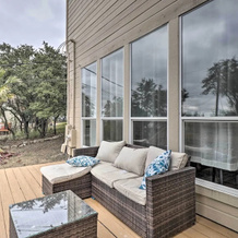 Airy Villa in Austin w/ Badminton/volleyball Court, 湖滨 — 照片 3