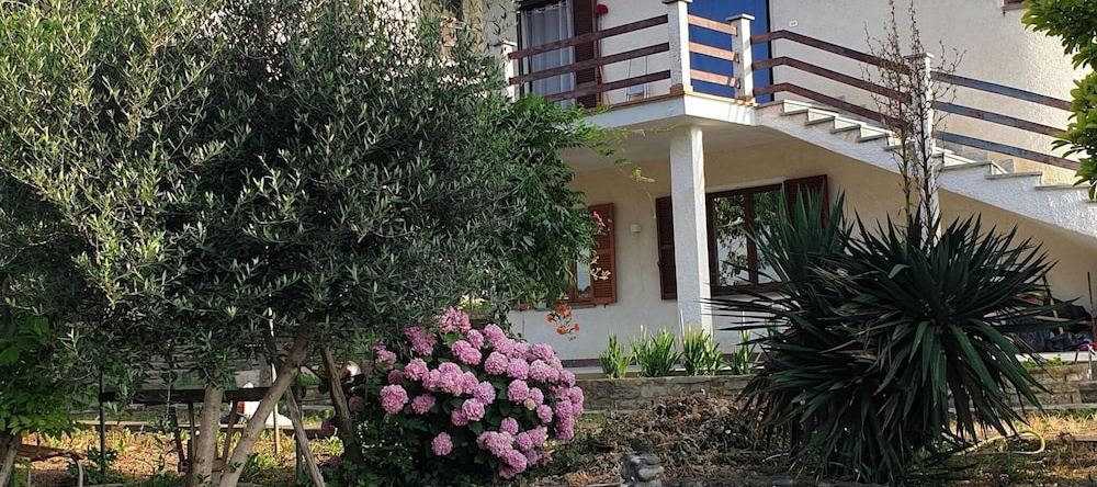 Vesime Villa With Garden, 韦西梅 — 照片 1