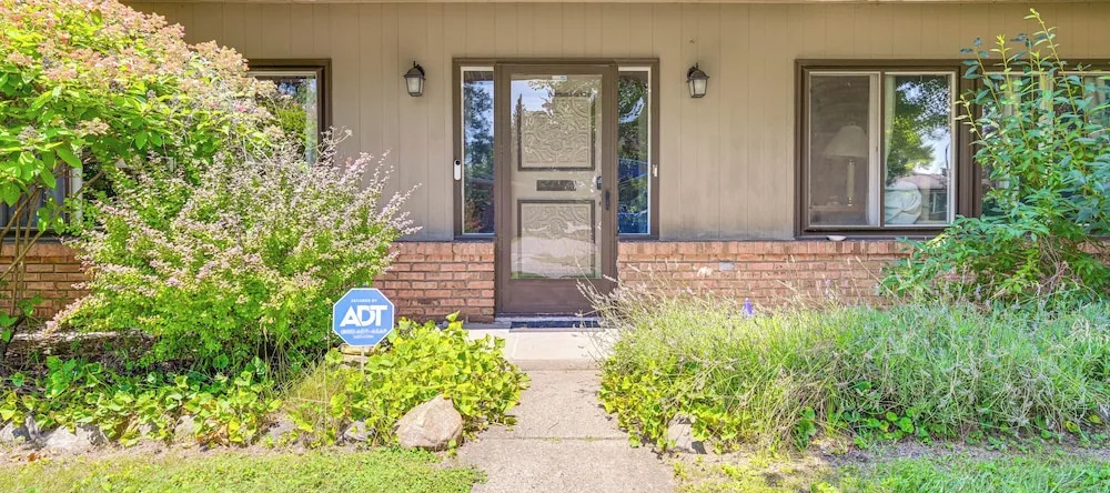 3 Mi To Michigan State: Apt W/ Patio In Lansing!, Лансинг — фото 1