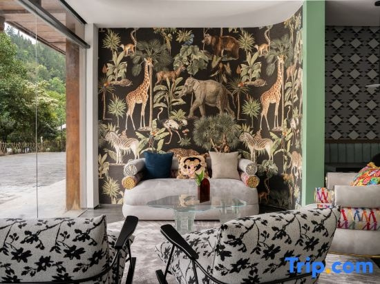 Story Mountain Wind Holiday Bed And Breakfast, Цяньдун — фото 1