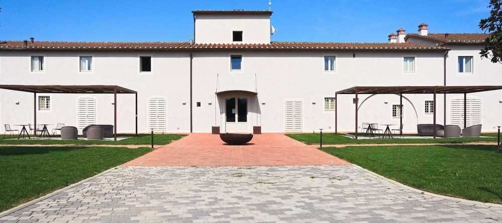 Modern Apartment Near Pistoia With Shared Garden, Аглиана — фото 1