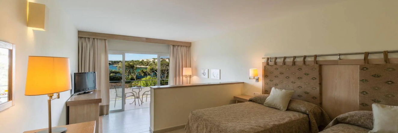 Blau Privilege Porto Petro Beach Resort & Spa, 桑塔尼 — 照片 1
