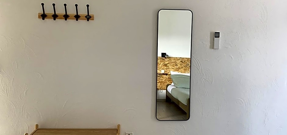 Lou Castellas, Eyguieres — photo 1