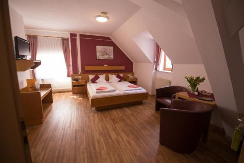 Hotel Garni Zum Hirschen, 伊普霍芬 — 照片 1