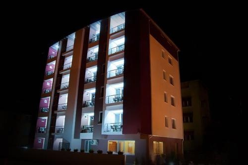 Joy Life Residence, Костинешти — фото 1