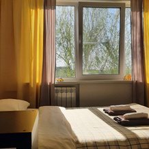 V Samom Tsentre Tikhvina Flat, Tikhvin — photo 4