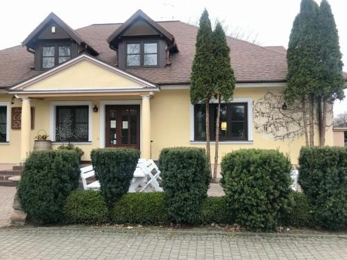 Dworek Biała Dama, Неборув — фото 1