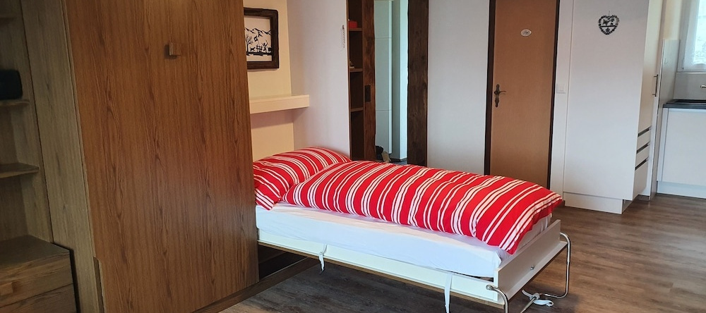 Studio for 2-4 Guests With Balcony and Panorama View, 埃梅滕 — 照片 1